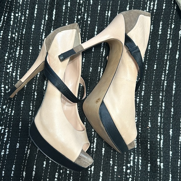 Jessica Simpson heel open toe, different fabrics used, gently worn, size 10 - Picture 9 of 10